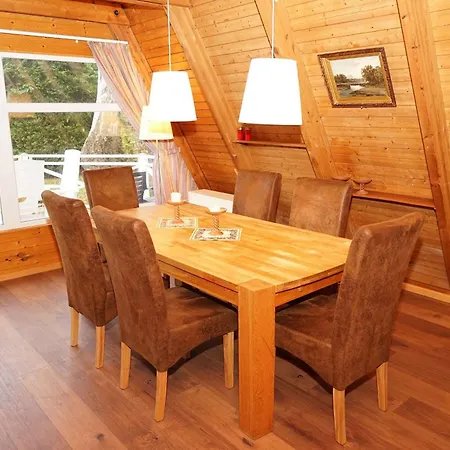 Zeltdachhaus Mit Grosser Terrasse Und W-lan 펜션 담프