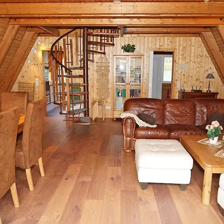 Zeltdachhaus Mit Grosser Terrasse Und W-lan 담프