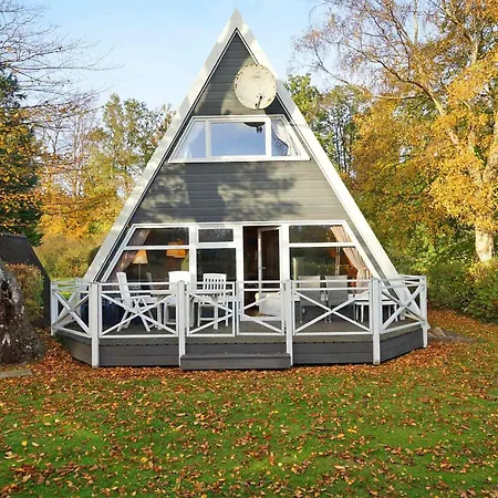 Zeltdachhaus Mit Grosser Terrasse Und W-lan Ferienhaus