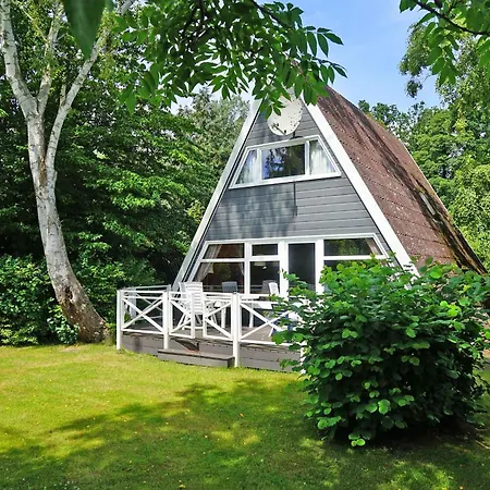 Ferienhaus Zeltdachhaus Mit Grosser Terrasse Und W-lan